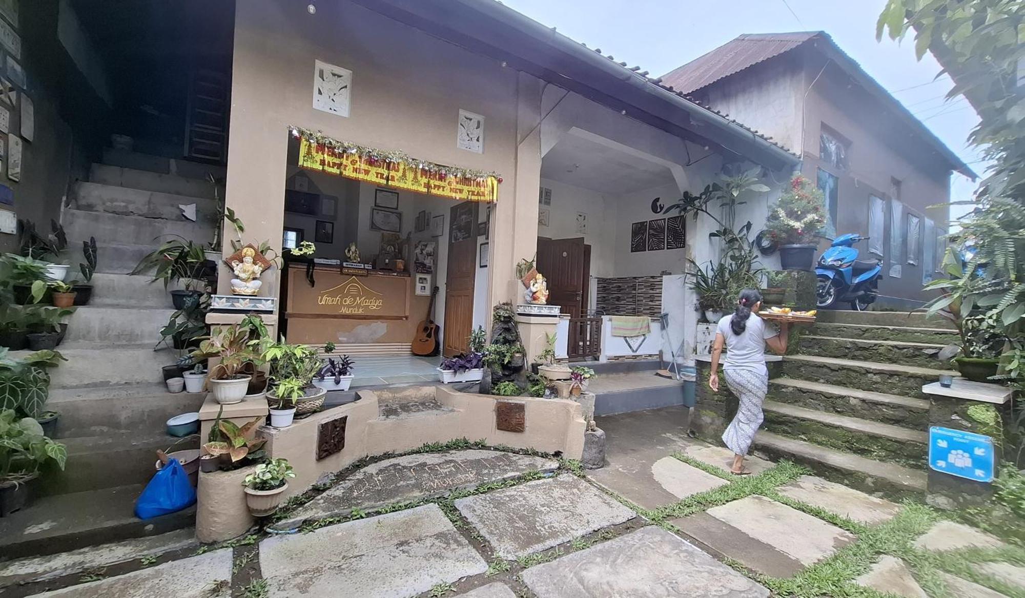 Umah De Madya & Rooftop De Madya Munduk Exteriör bild